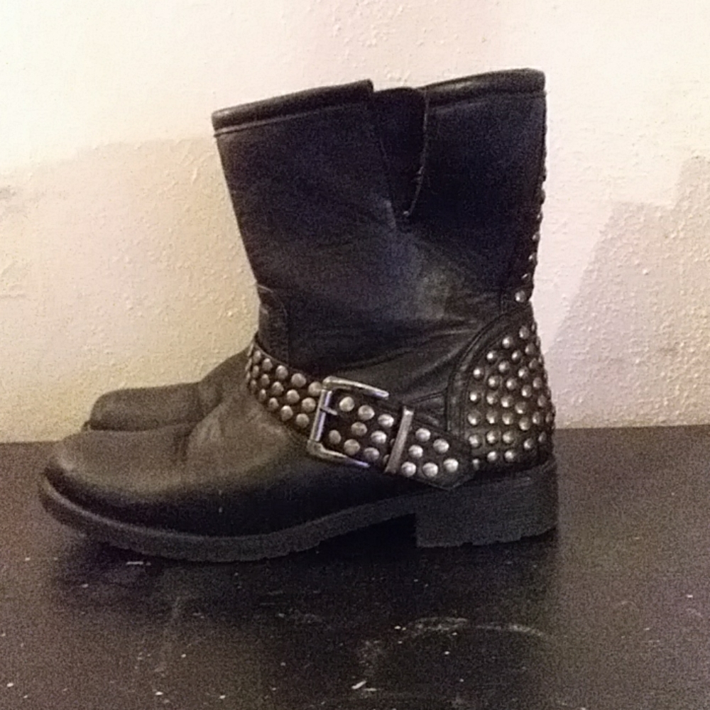 Women's black leather boots rhinestone buckle
